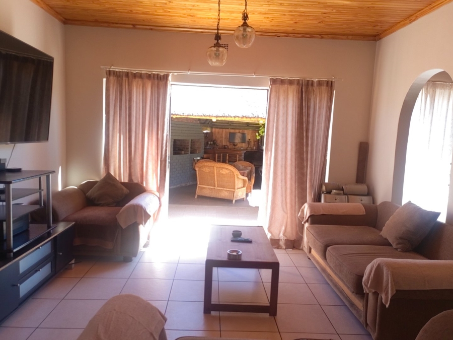 4 Bedroom Property for Sale in Heuwelsig Northern Cape